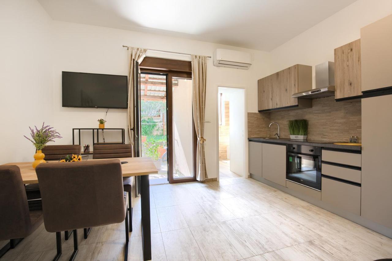 Amphitheater 3+2 Modern Apartment With Terrace, Wifi, Netflix Pula Exterior photo